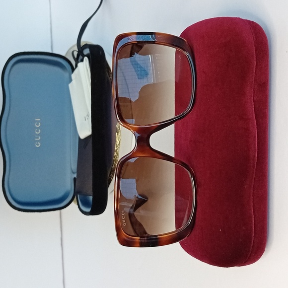 New Authentic GUCCI GG0632S 002 square Gucci sunglass comes in a havana - Picture 9 of 14